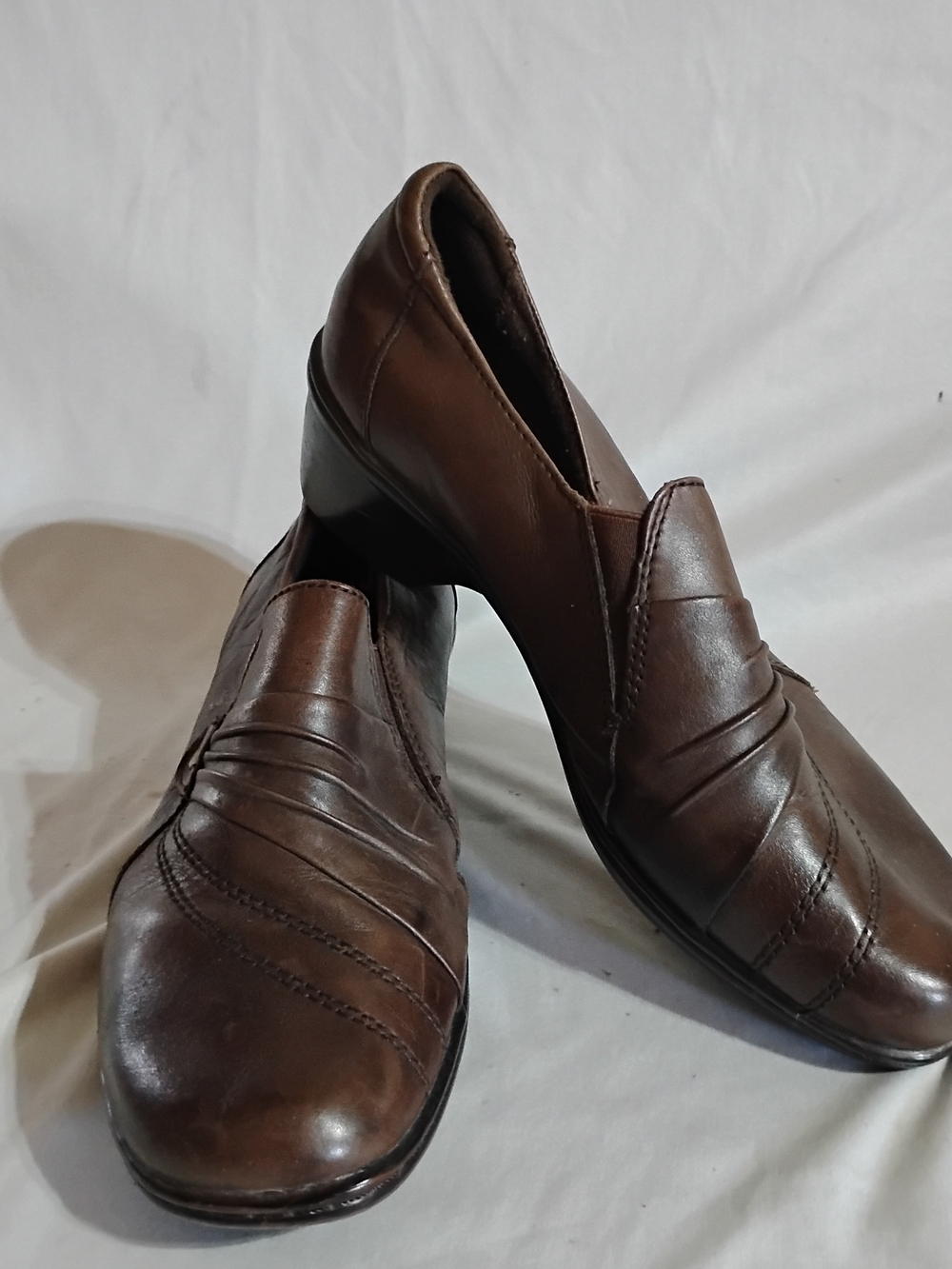 Earth Origins Brown Slip-On Dress Shoes - Classic Leather Look Women's Size 10M